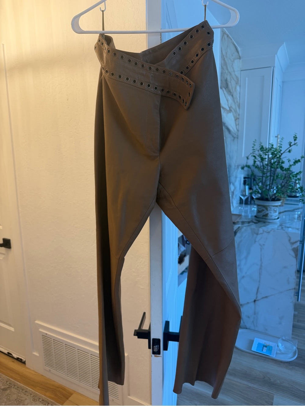 Vintage Y2K Newport News Brown Genuine Leather Eyelet Belt Pants Size 12